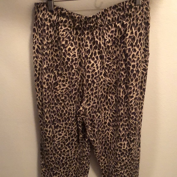 Garnet hill leopard tencel/linen cropped pants - Picture 8 of 9